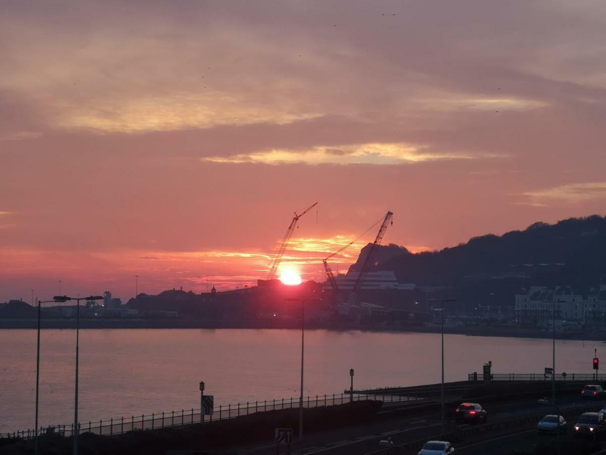 Whole Flat Next To Dover Port With Parking Dış mekan fotoğraf